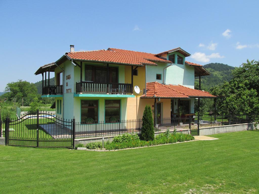 Pri Orehite Guesthouse Oreshak  Bagian luar foto